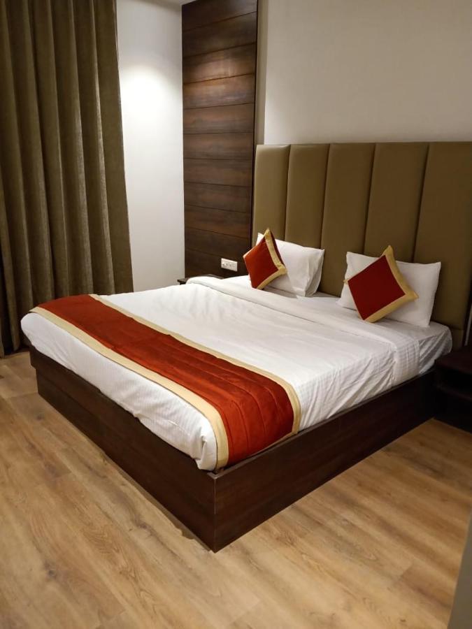 Hotel Sourav Park Inn Agra Agra  Bagian luar foto