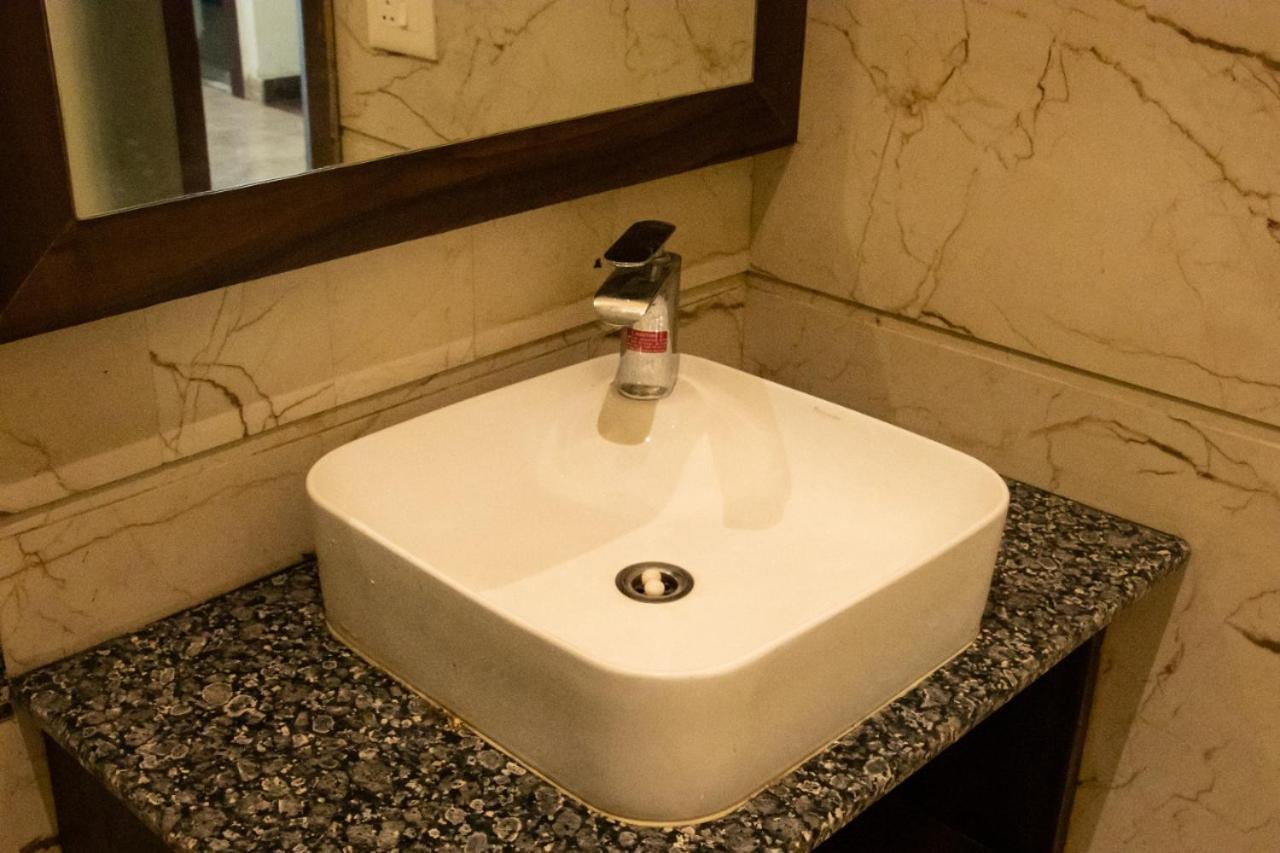 Hotel Sourav Park Inn Agra Agra  Bagian luar foto